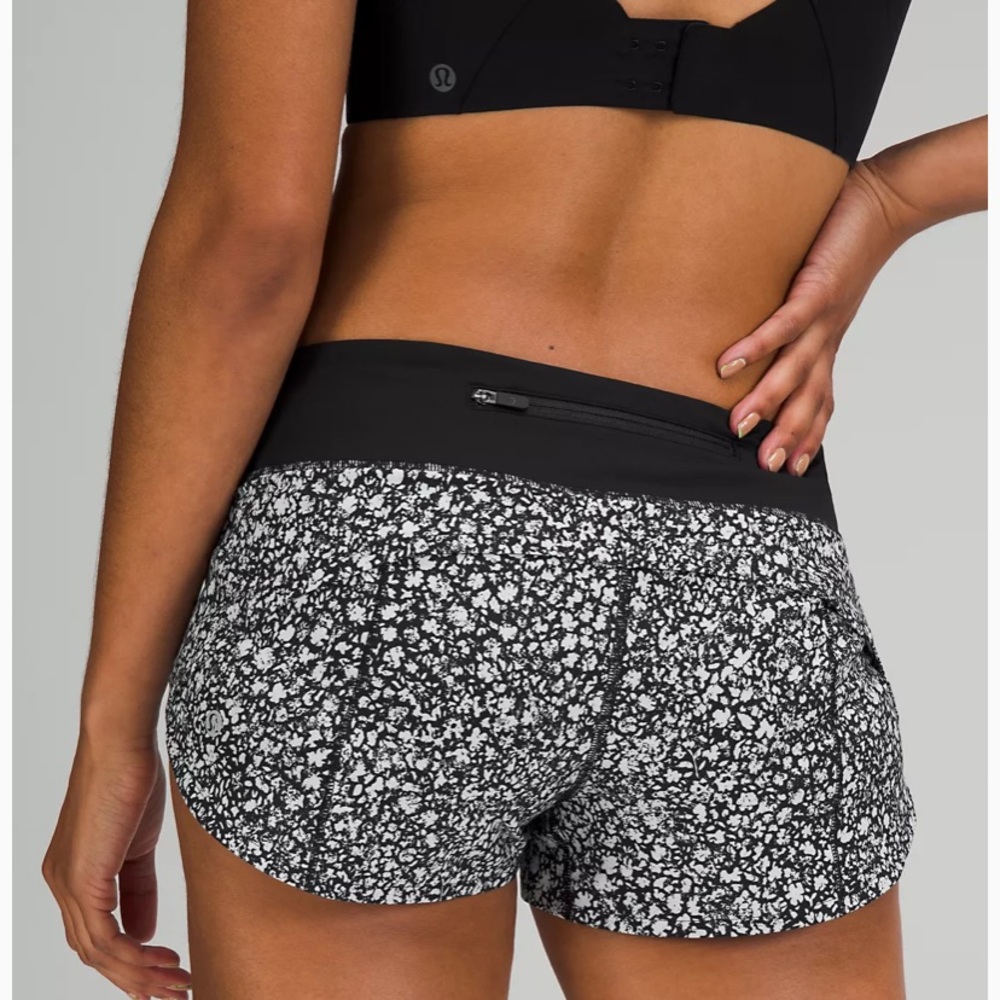 Lululemon Speed Up Low-Rise Lined Short 2.5" - Picture 2 of 6